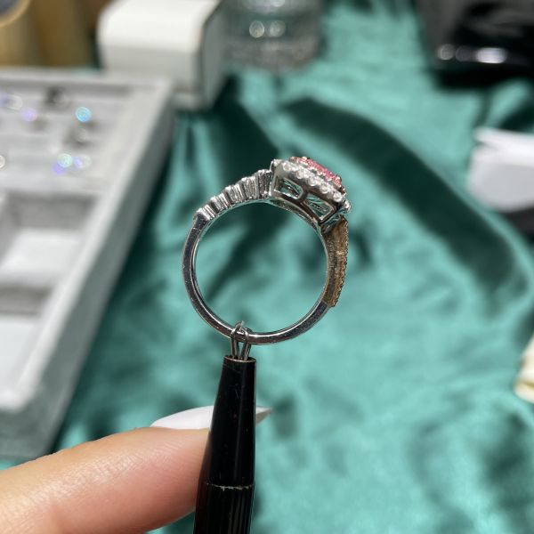 Отрезок валика обручальных колец диаманта диамантов 1ct ZKZ созданный лабораторией розовый