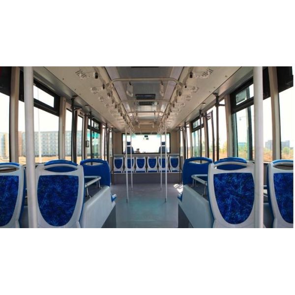 White / Red / Yellow Airport Passenger Bus , 4 Stroke Diesel Engine Bus