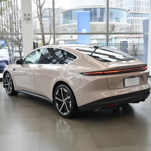 5 Seater 4WD Nio Et5 150 kwh Smart Electric Car High Power Midsize Sedan