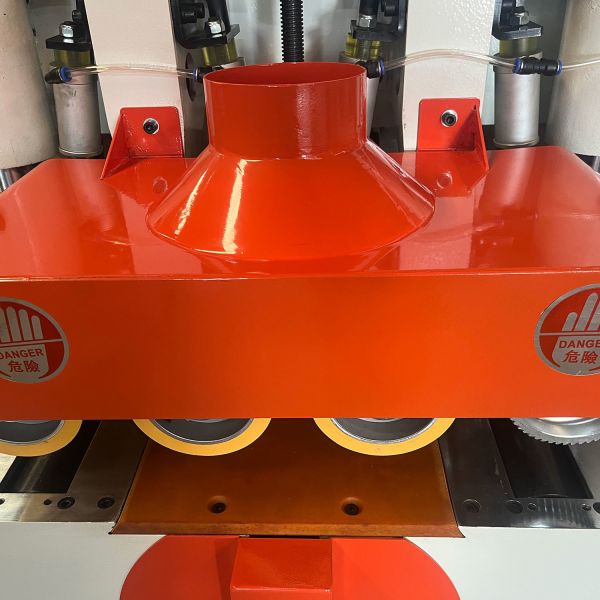 Fully Automatic Short Material Conveyor Belt Multi-Blade Saw for Woodworking Machinery