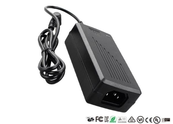 14.6V 3A Sealed Lead Acid Battery Charger 13.8V 14.4V 14.5V CC-CV Type Desktop