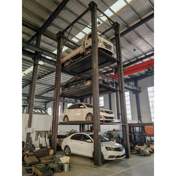 AA4C 4 colonnes 4 voitures ascenseur de stationnement Matériau en acier H 2.7T/plateau, hauteur de levage 2.1M/voiture