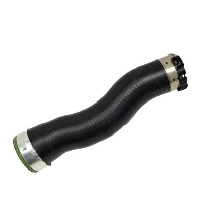 OE NO 13717629284 Mangueira de borracha preta para entrada de ar do motor BMW F15
