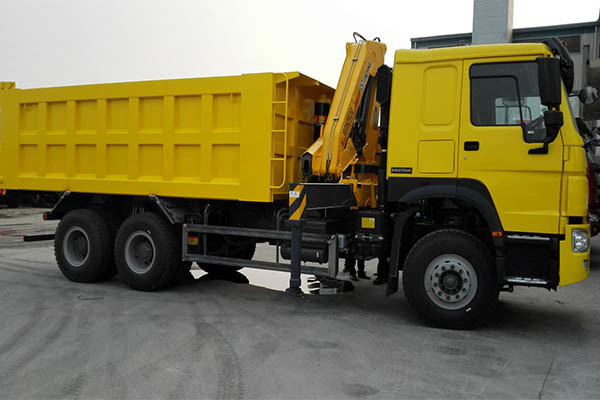Самосвал SINOTRUK HOWO 6x4 336HP с краном