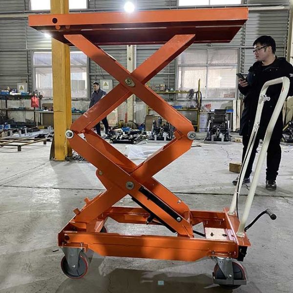 Двойник грузоподъемности 150Kg изготовления Китая мобильный Scissor ручное Scissor высота 1430mm таблиц Lifter максимальная