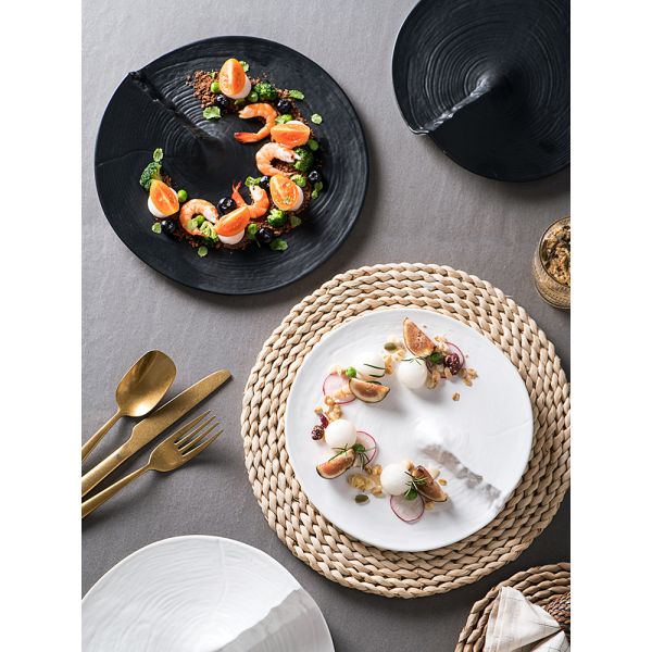 Artistic Conception Japanese  Irregular Circle Porcelain Plates FDA Approval