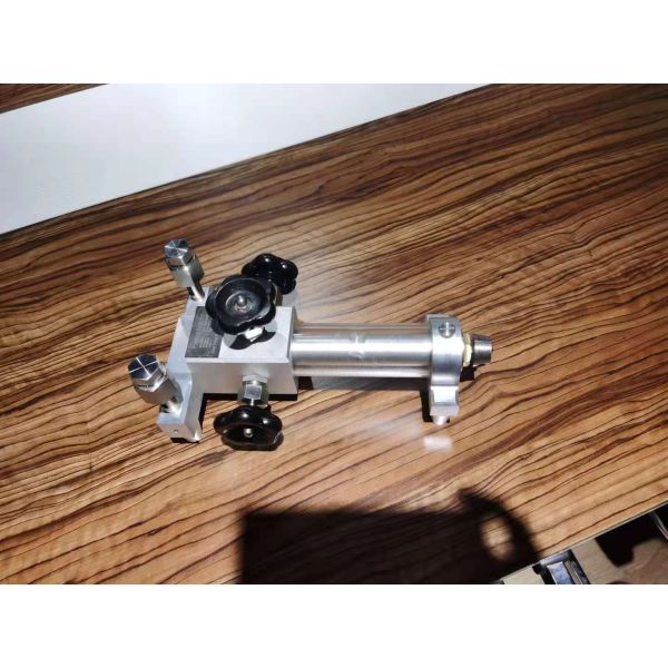 SS304 Large Size Pressure Gauge Calibrator Labor Saving