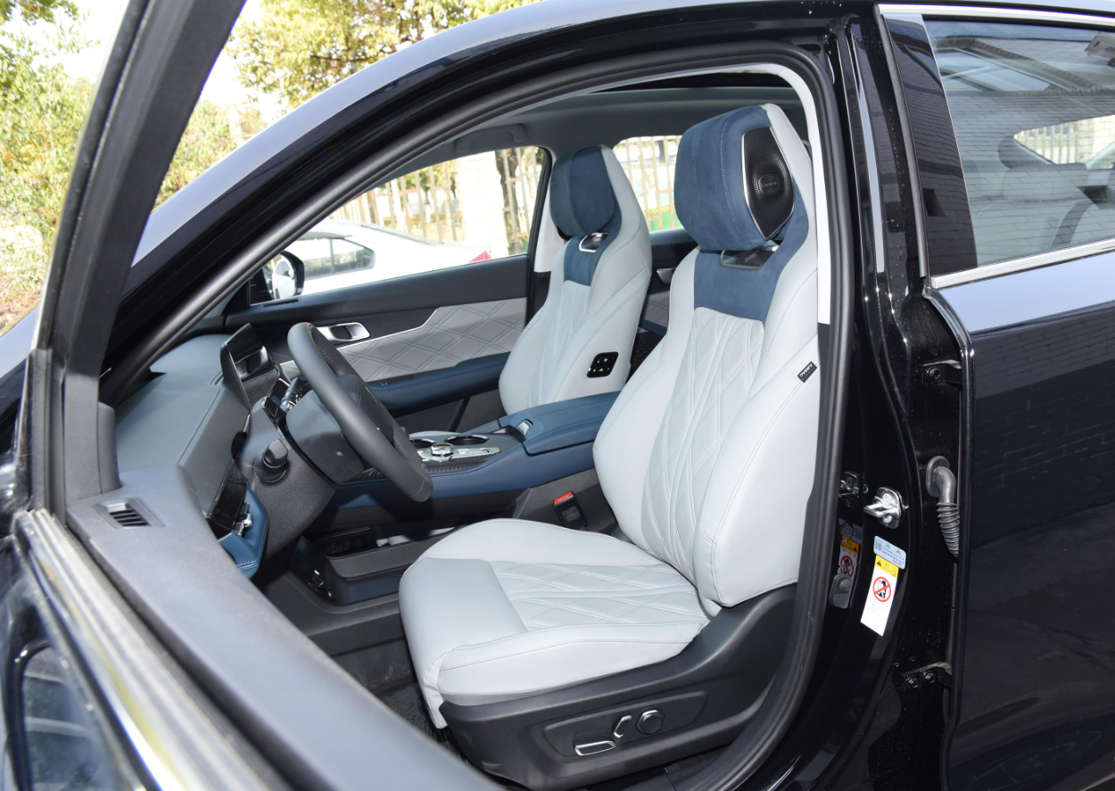 Changan 2023 UNI-K Smart Electric IDD 1.5T 135km Medium SUV Hybrid Electric Vehicle