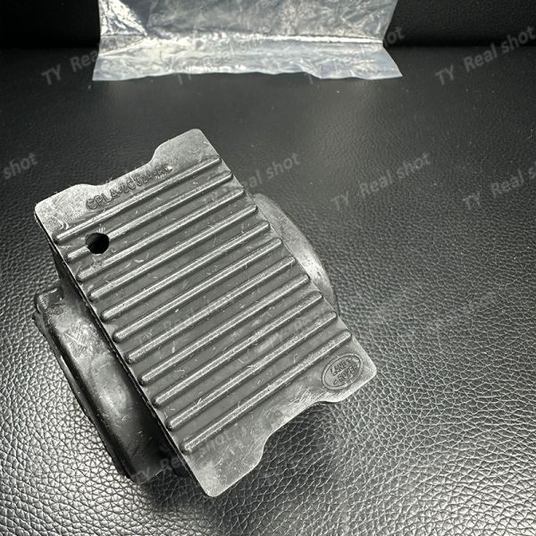 Land Rover Auto Chassis Parts Front Stabilizer Bar Bushing LR048451 LR046092