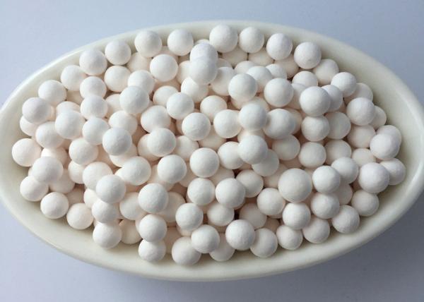 Esferas de alumínio ativado personalizadas com volume de poros 0,30 - 0,45 L/G