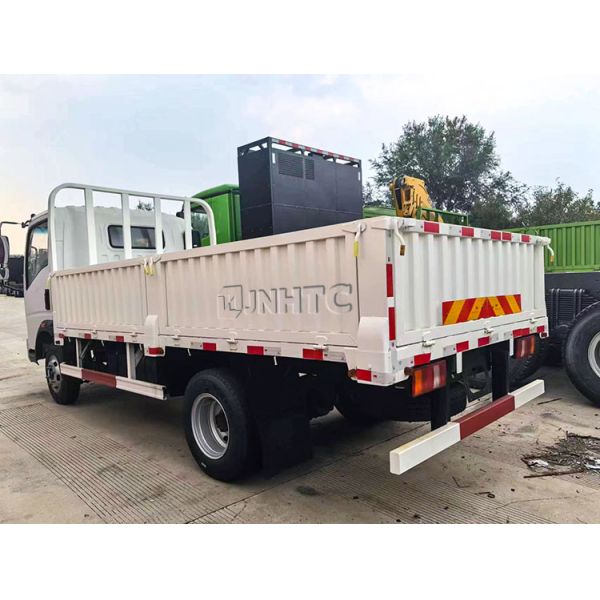 Однорядный легковой грузовик Howo 4x2 6 колесный грузовик