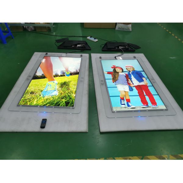 системы андроида 55inch крыша черной белой QLED свободная стоящая устанавливая Signage LCD цифров с супер тонкой стеклянной рамкой