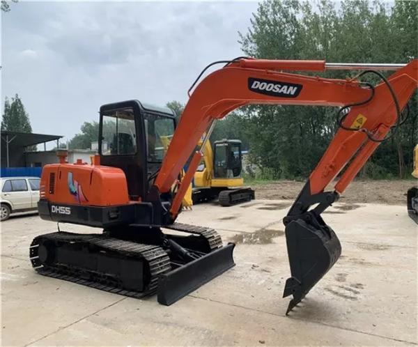 40.5KW Mini Excavateur d'occasion Doosan DH55 Mini Digger d'occasion