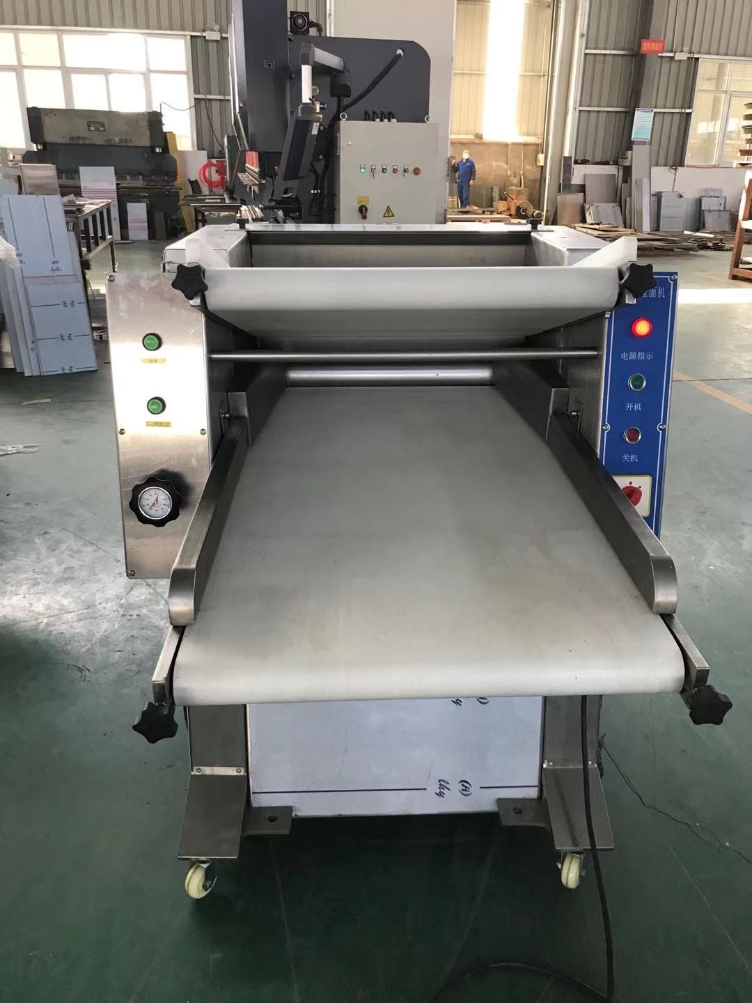 Электрическая отрегулированная толщина Sheeter теста 4KW отрегулированная машиной
