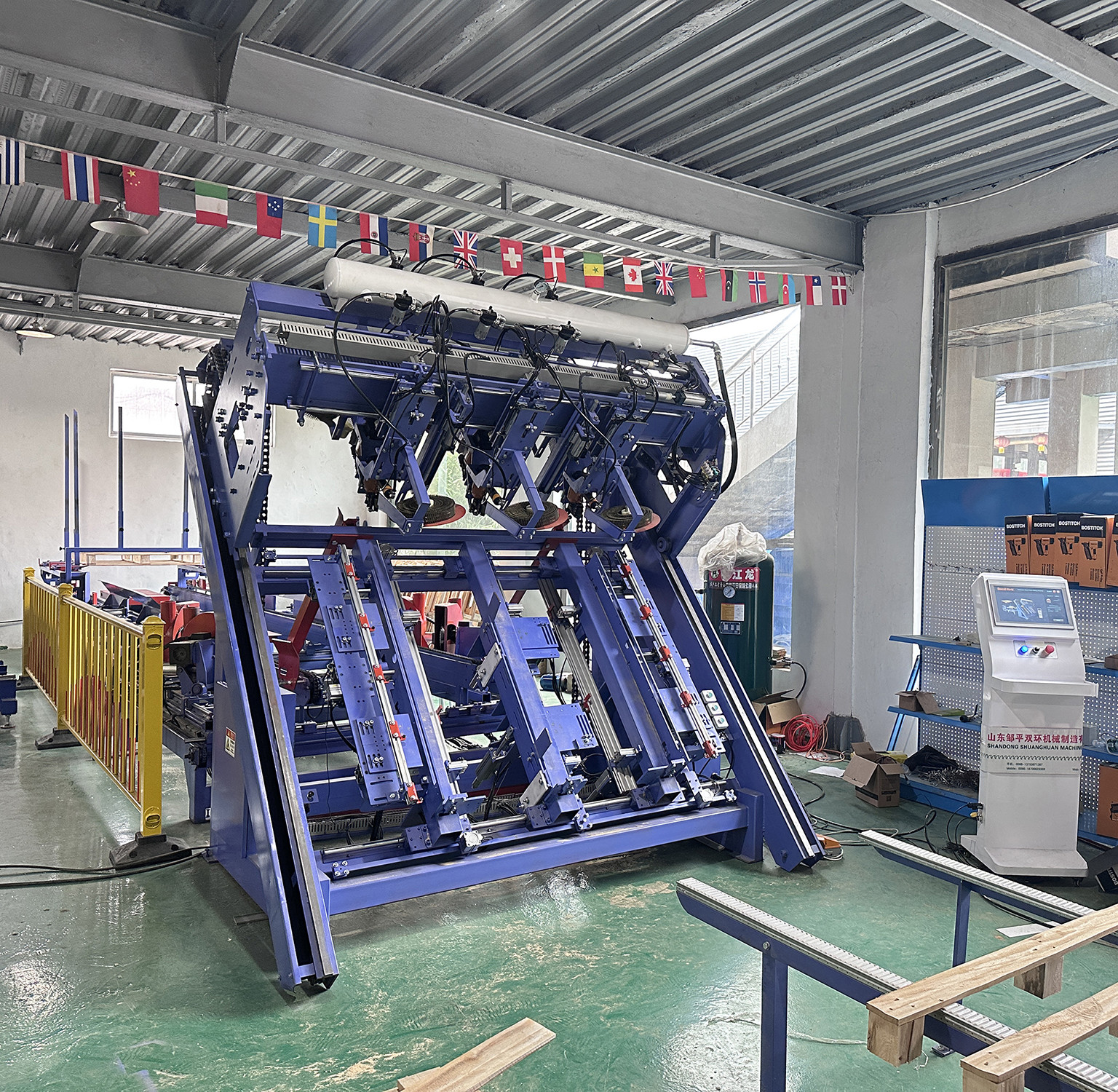 AWPN 1300 Автоматическая машина для изготовления деревянных поддонов с автоматическим питанием и складированием