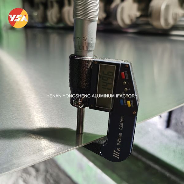 Placa de aluminio 3003 1050 1100 h14 placa de aluminio de la placa de aluminio de la hoja 0.3m m para el tejado