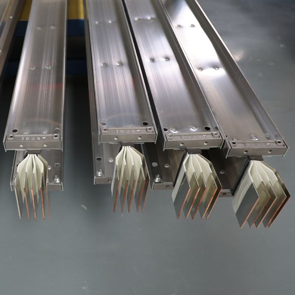 Cables de alimentación Sistema de canalización de barras colectoras Conducto de barras colectoras denso IP54 IP66