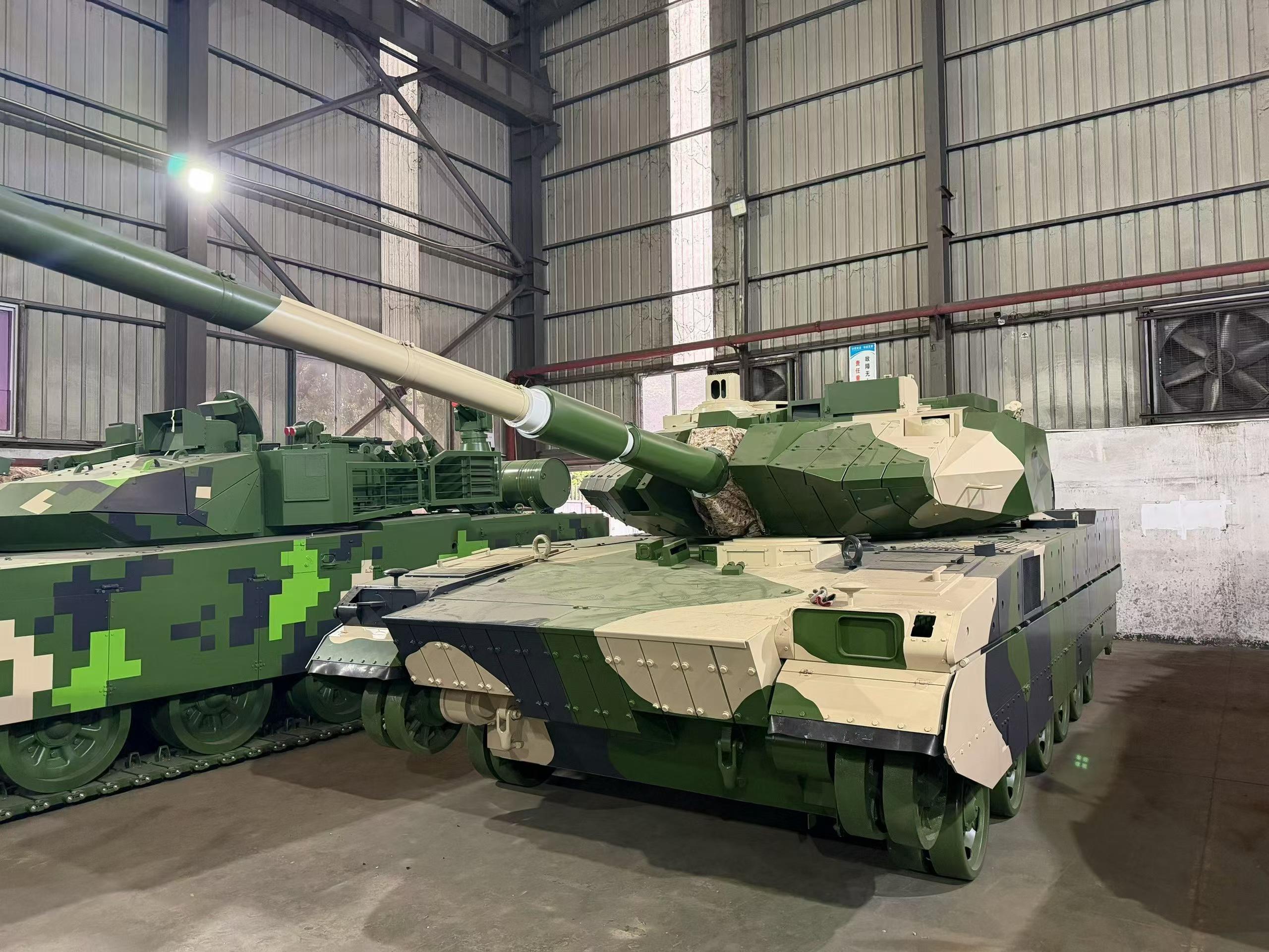 Giant Stainless Steel Armored Vehicle Landscape Sculpture