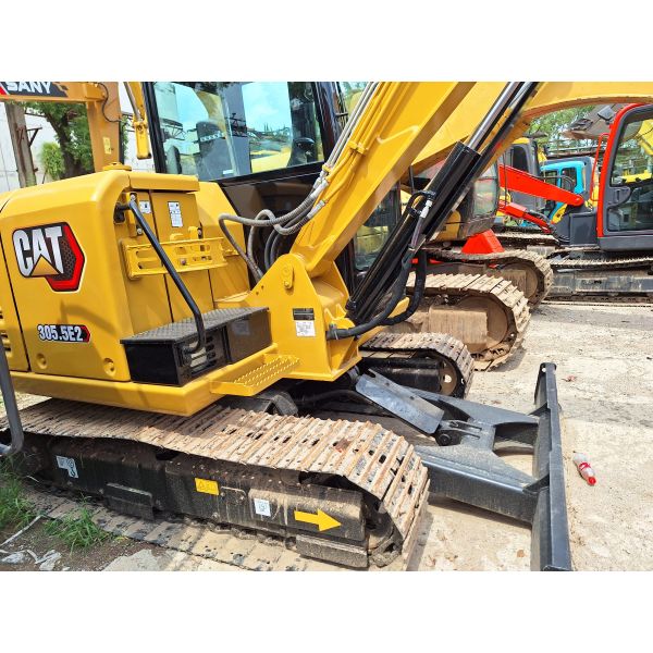 Подержанный мини экскаватор Cate 305.5E2 Гидравлический экскаватор с двигателем модели Cat C2.4 DI