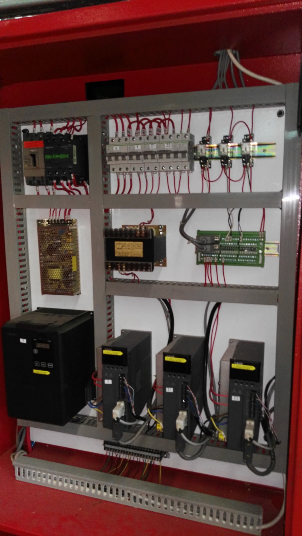 Автоматическое фальцаппарат нержавеющей стали v машины GBC05K-1250/4000 CNC v 6mm калибруя