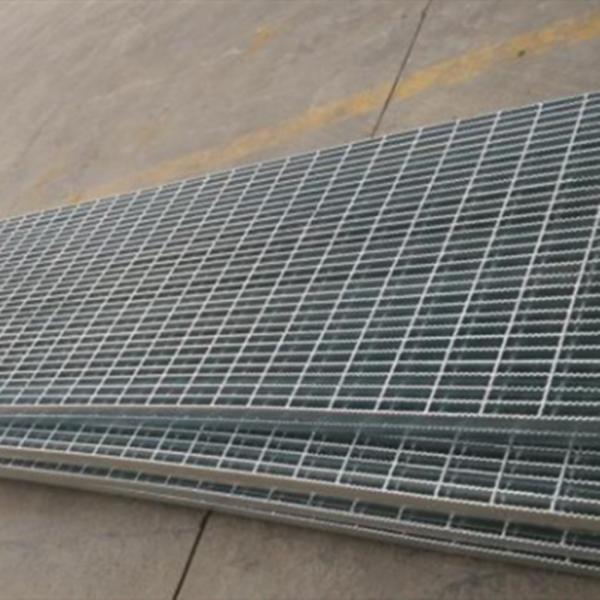Anti deslizamento W325A/1 que solda carregando o metal serrilhado barra que raspa para a plataforma da passagem