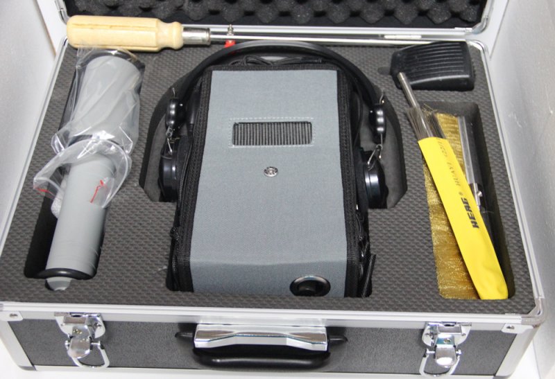 HD-101 Portable Holiday Detector Spark Alarm NDT Pinhole Thin Coating Defect Detector for Metal Concrete Protective Layer Testing