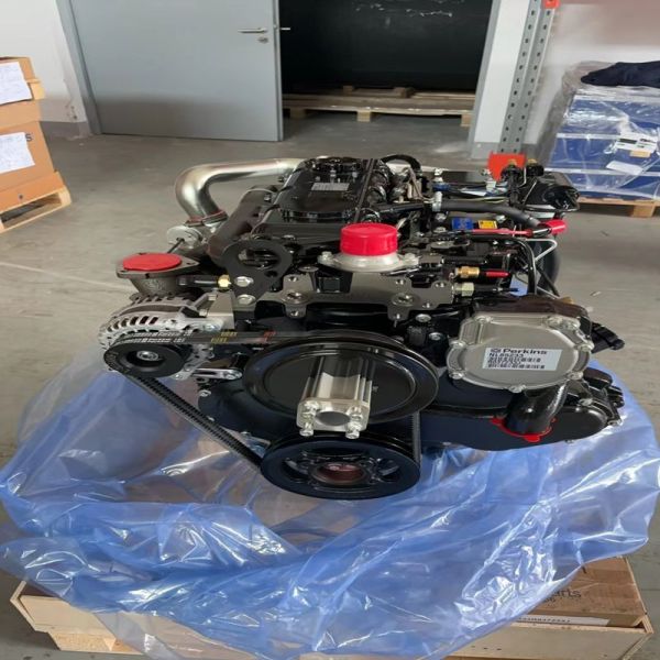 Four Stroke Perkins Diesel Motor 1104D-44t  74.5KW 2200RPM Power Output