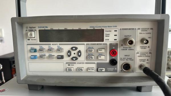 20 GHz Microwave Counter / Power Meter / DVM RF Power Meter Agilent 53147A