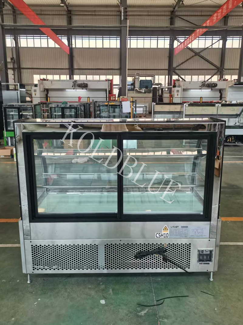 Bakery Refrigerated Display Case with Curved Glass and Wide Two-Shelf Presentation ROSA150DS