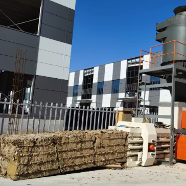 Compact Hydraulic Waste Baler Low Energy Consumption Horizontal Baler