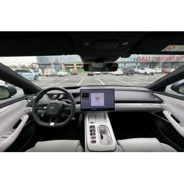 Xiaomi SU7 2024 4WD Max Founder Edition Xiaomi Motors Средний до крупного автомобиля Чисто электрический 673 лошадиных сил