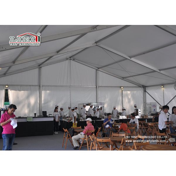 Белый шатер партии стенок 20x25 PVC напольный для с украшения для приема