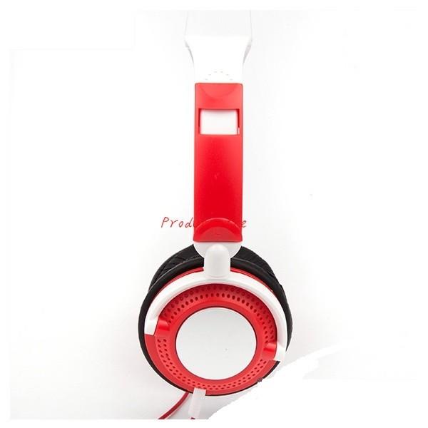classic design	fashionable many color headphone with white point in ear cover and foldable headband