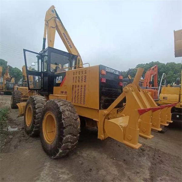 CAT 140H Motor Grader in Excellent Condition for Your Construction Projects