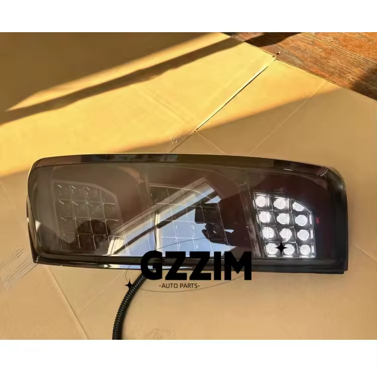 Аксессуары для автомобилей ABS Пластик Красный светодиодный задней задней задней задней лампы для D-MAX 2012