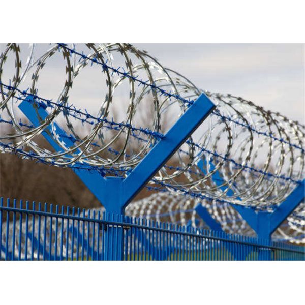 14 Gauge 200m Long galvanized and PVC Coated Barbed Wire for Highway