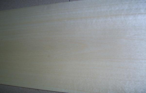 0.5 mm Crown Cut White Birch Veneer With Light Yellow Grain
