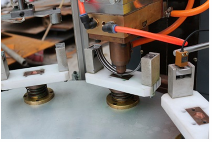 ДК 11.6В сварочного аппарата автозапчастей струбцины трубы с роторной таблицей 900 кс 1300 кс 1700мм