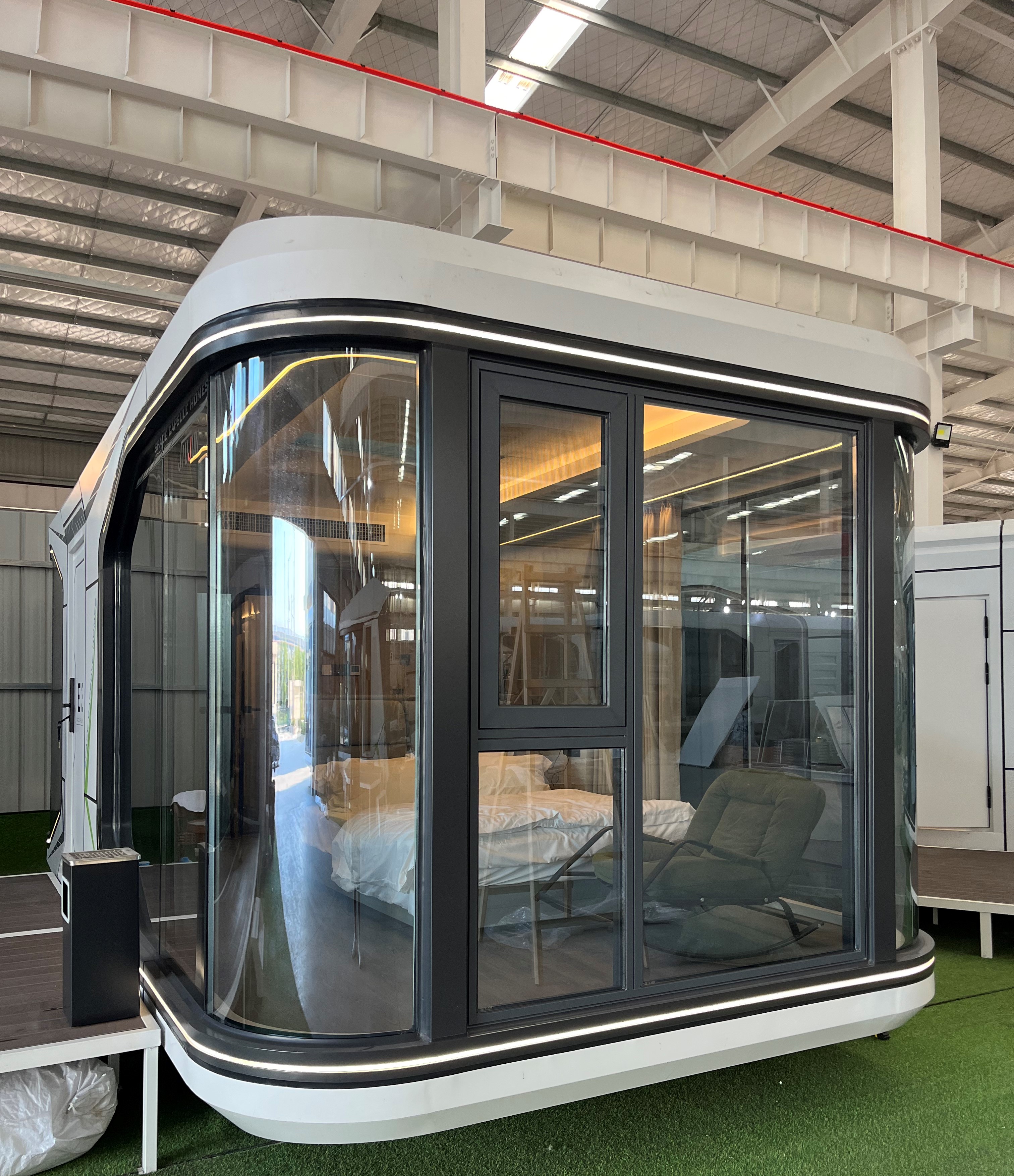 Future-Style Mobile Capsule Housing Prefabricated Steel Container Houses Independent Space for Use  Modular Tiny House