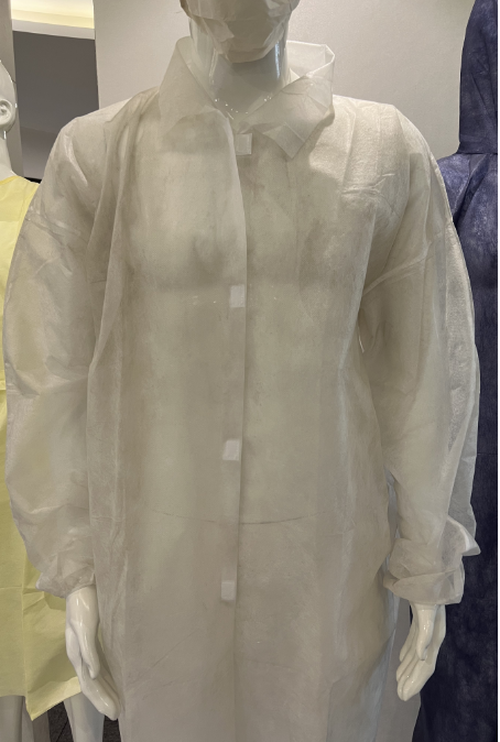 CE Certified Non Woven Visitor Coat Disposable With Velcro Long Sleeves