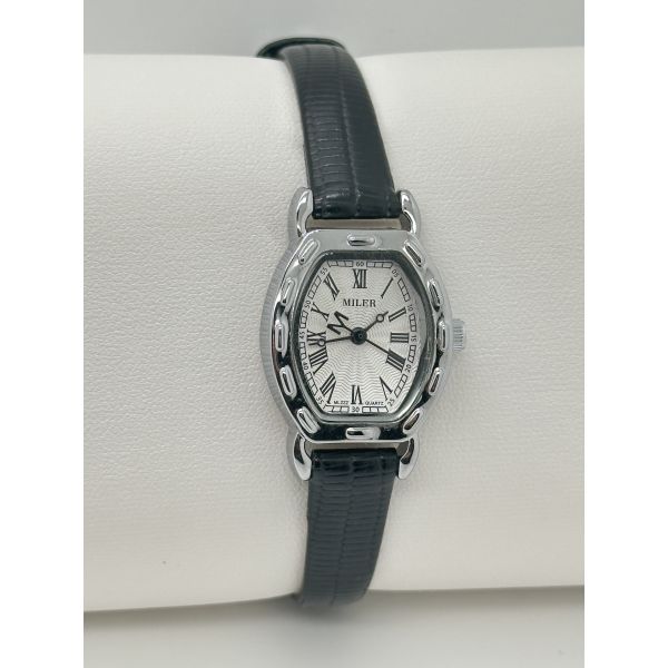 Белые аналоговые Lady Quartz Watch Модные черные кожаные часы