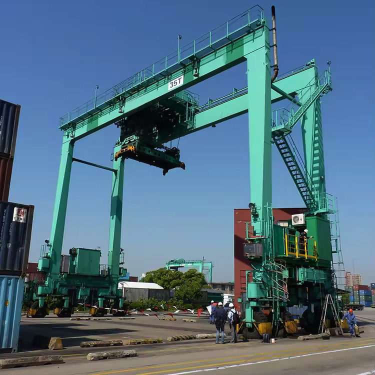 RTG Container Crane 40t/50t/80t Straddle Carrier Rubber Wheel Combi Lift Crane 380V Power Motor Cabin Control  Port Using