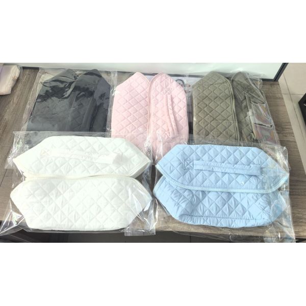 Customized Polyester Women's Large Capacity Cosmetic Bags New Style Makeup Organizer Travel-Friendly Portable Toiletry Pouch