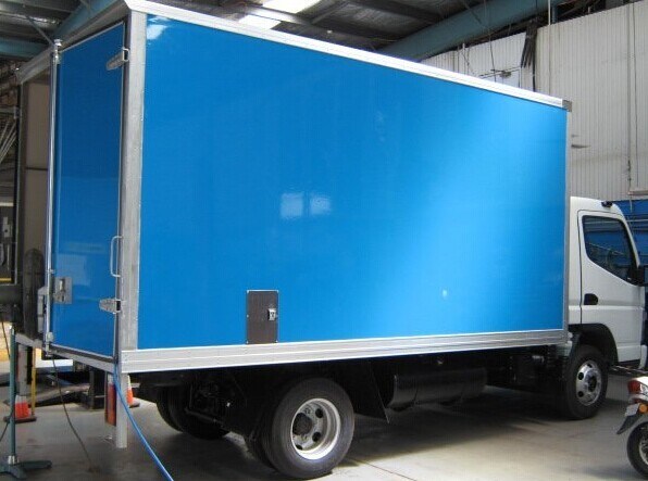 FRP Honeycomb Sandwich Panel Insulated Dry Freight Truck Bodies White Color