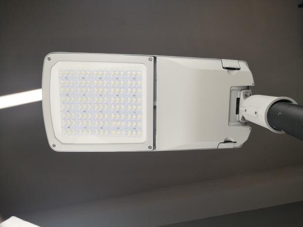 O alumínio exterior que funde o poder superior conduzido conduziu o alojamento conduzido exterior da luz de rua dos dispositivos bondes claros de rua da luz de rua