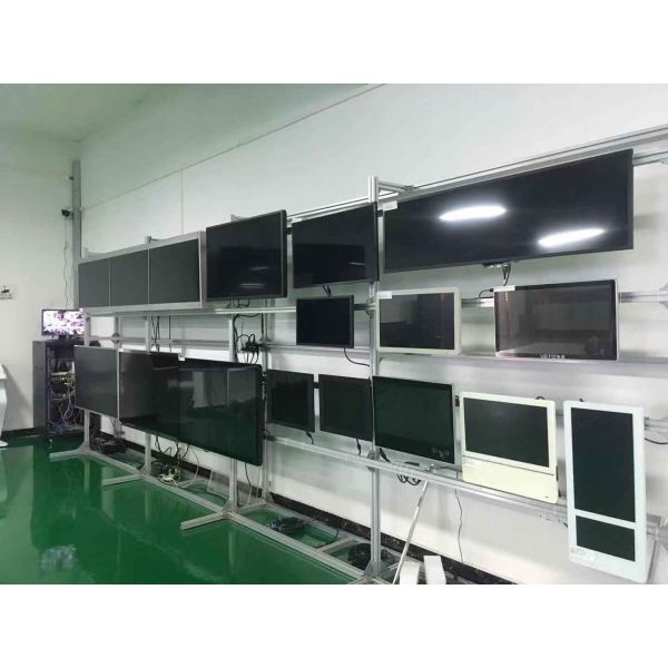 Full Size Digital Wall Display , Wall Mount LCD Display Long Hour Advertising Playing