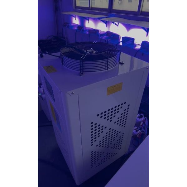 LED UV Curing System Equipped with 395nm UV Light for Curing Glue