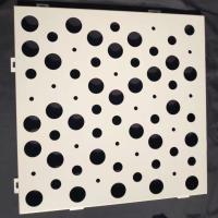 1.2*2.4m Panneaux métalliques perforés en aluminium pour les usages décoratifs