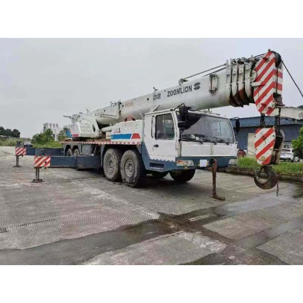 ISO9001 Certified Direct Supply Zoomlion 80 Ton Knuckle Boom Crane Truck Mounted Crane