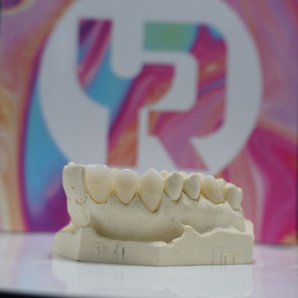 16 теней и отбелить разнослоистый диск блока 4D Zirconia Pro для Anterior/зада